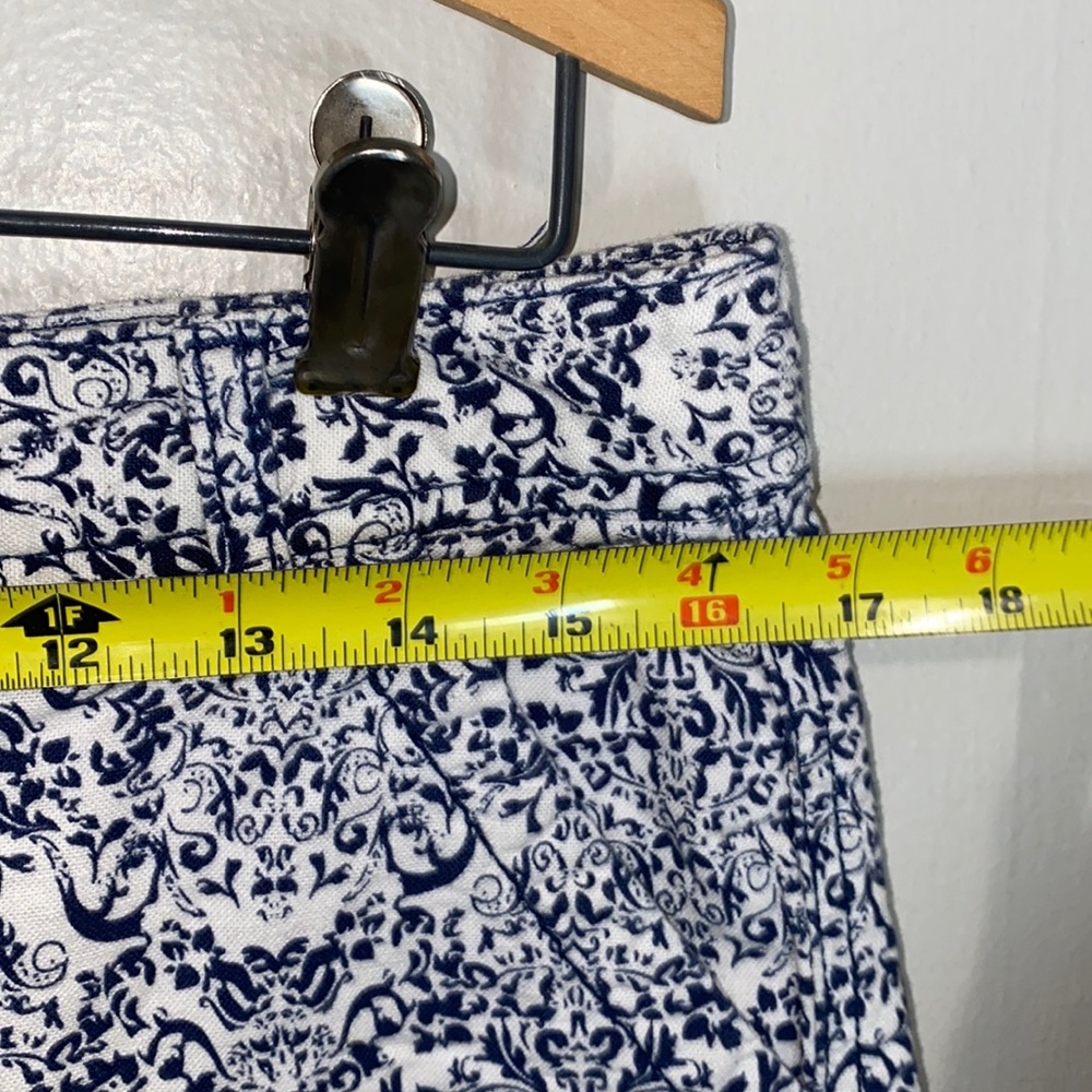 🎱Maurice’s blue and white patterned shorts! - Picture 4 of 7